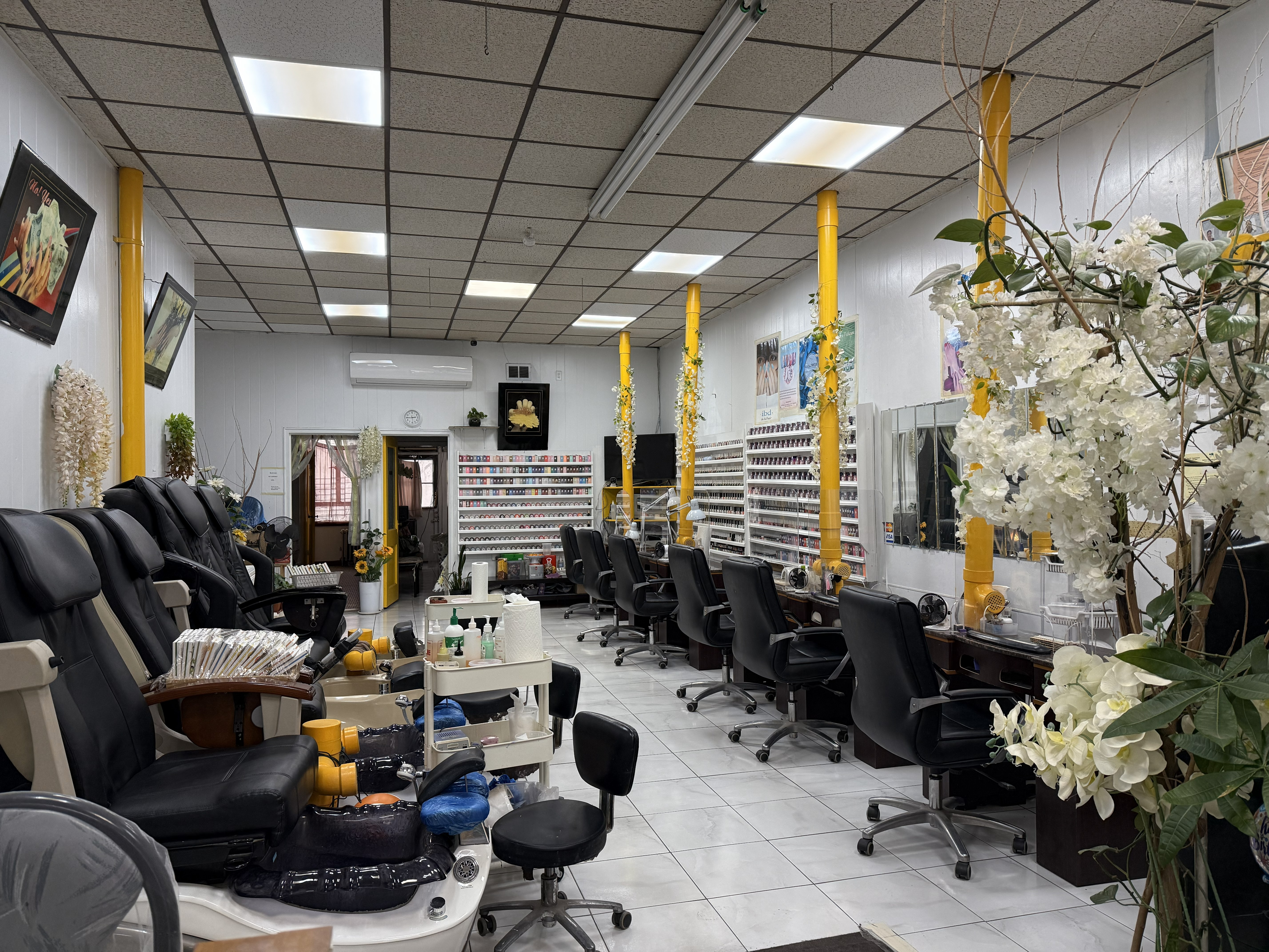 6814 Fresh Pond Road Nail Salon